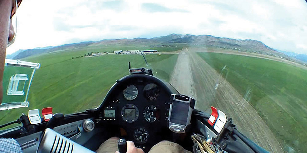 Glider Landing cockpit